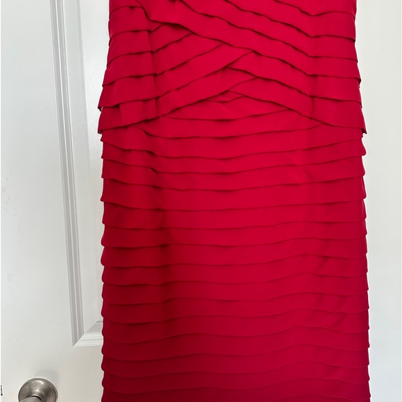 ADRIANNA PAPELL| Sleeveless Empire Waistline Tiered Dress | Red | Size: 14 - Picture 5 of 14